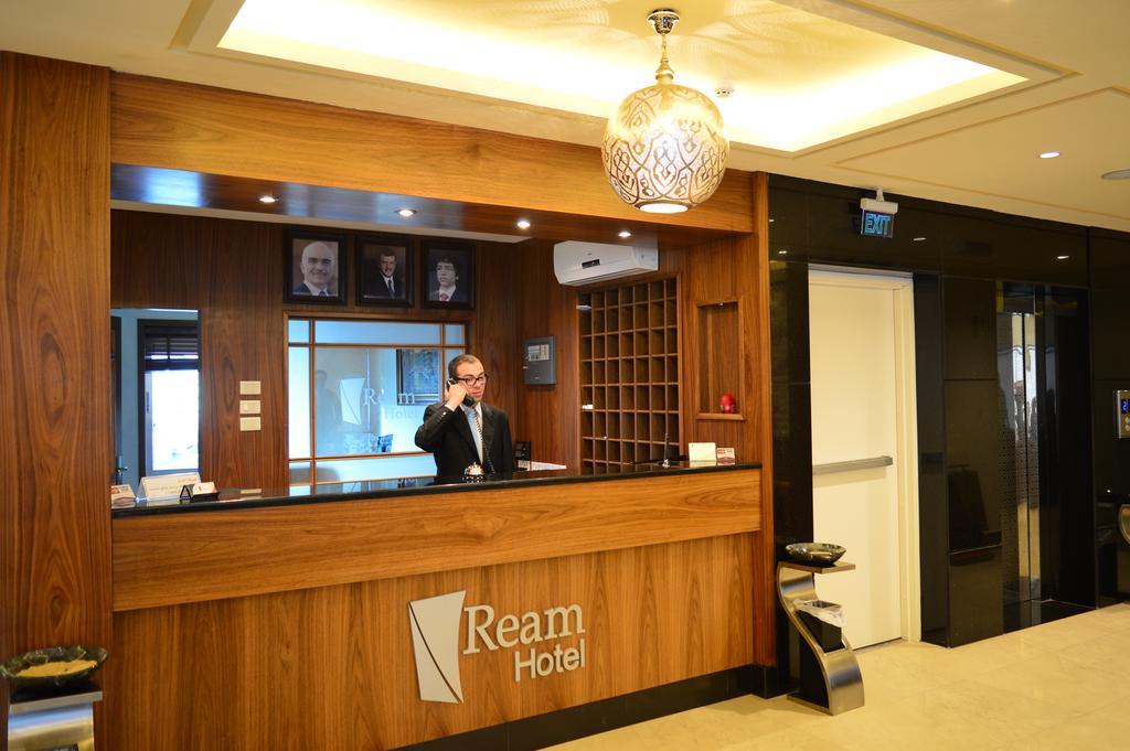 Ream Hotel Amman Exterior photo