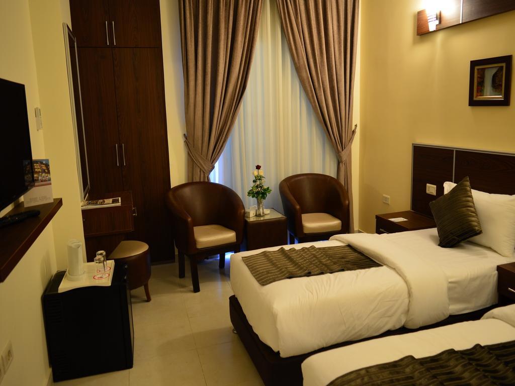 Ream Hotel Amman Exterior photo